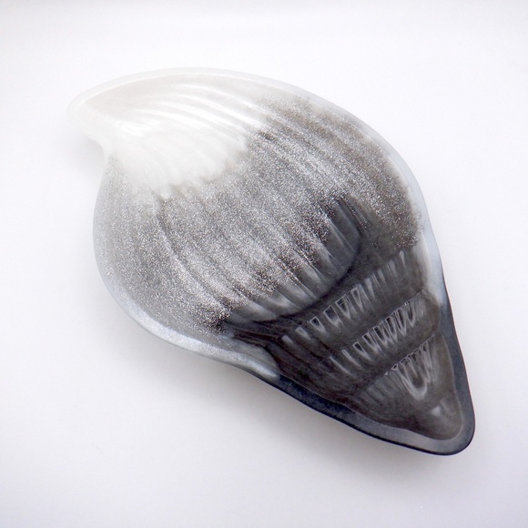 LARGE CONCH SHELL / TRINKET TRAY - Picture 2 of 8